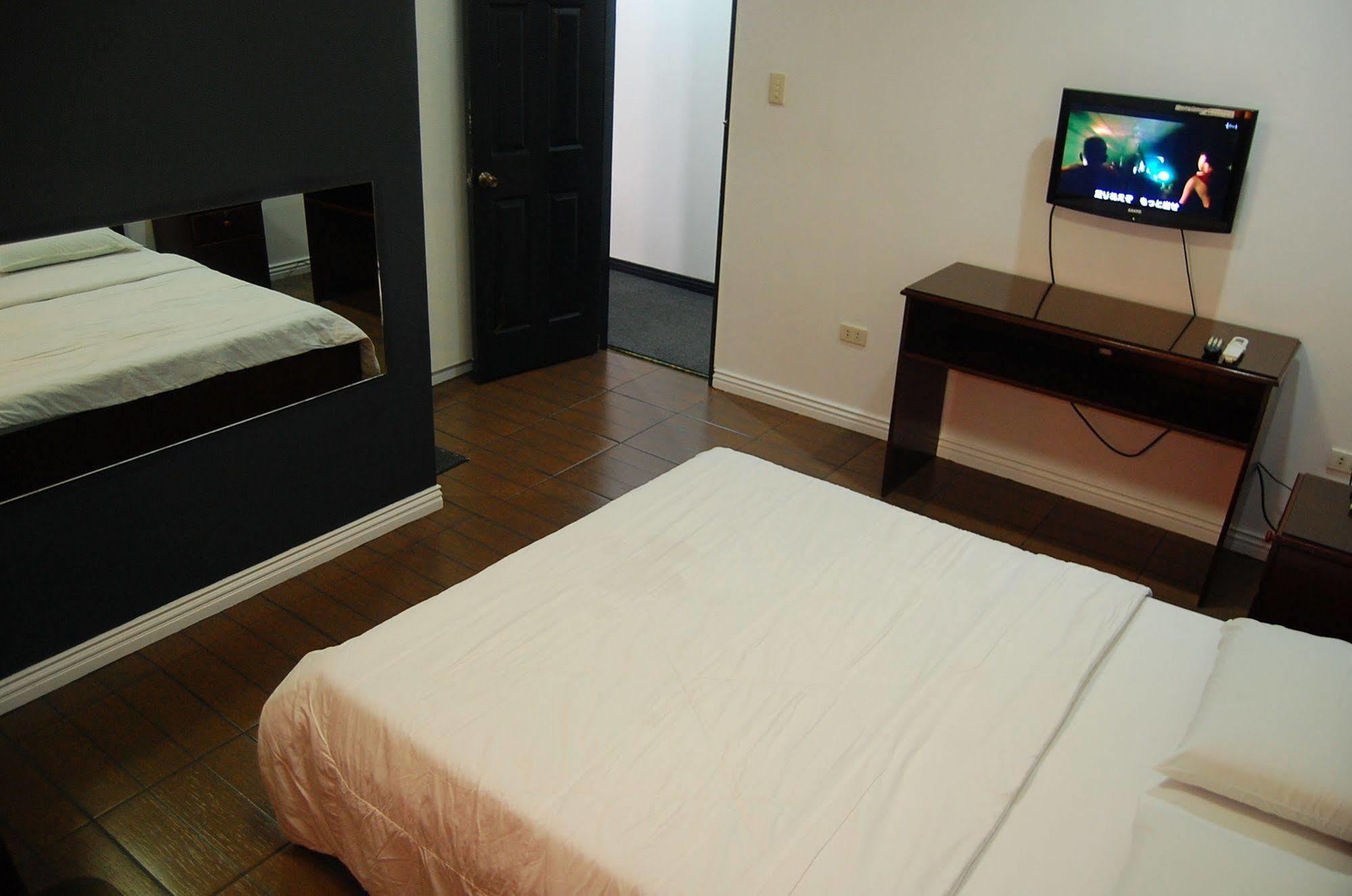 Rumi Apartelle Hotel Angeles Eksteriør billede